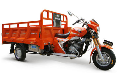 Motocicleta alaranjada do triciclo da carga do veículo com rodas do chinês 3 com assento para pés grande